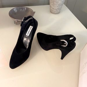 Steve Madden high heel suede sling back pump.